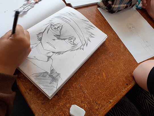 Die ersten Entwürfe entstehen: Die neuen Zeichen-Tipps wurden direkt gekonnt umgesetzt. Die ersten Entwürfe entstehen: Die neuen Zeichen-Tipps wurden direkt gekonnt umgesetzt.